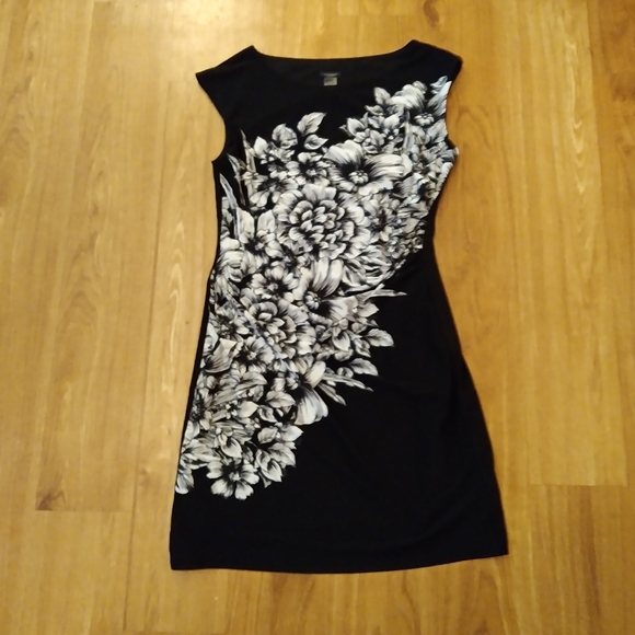 Ann Taylor Dresses & Skirts - NWOT ANN TAYLOR Black Floral Dress Sz M